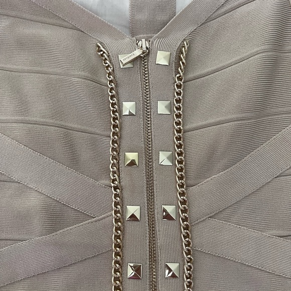 Bebe Women’s studded bandage bodycon dress tan front zipper cap sleeve - Picture 9 of 10